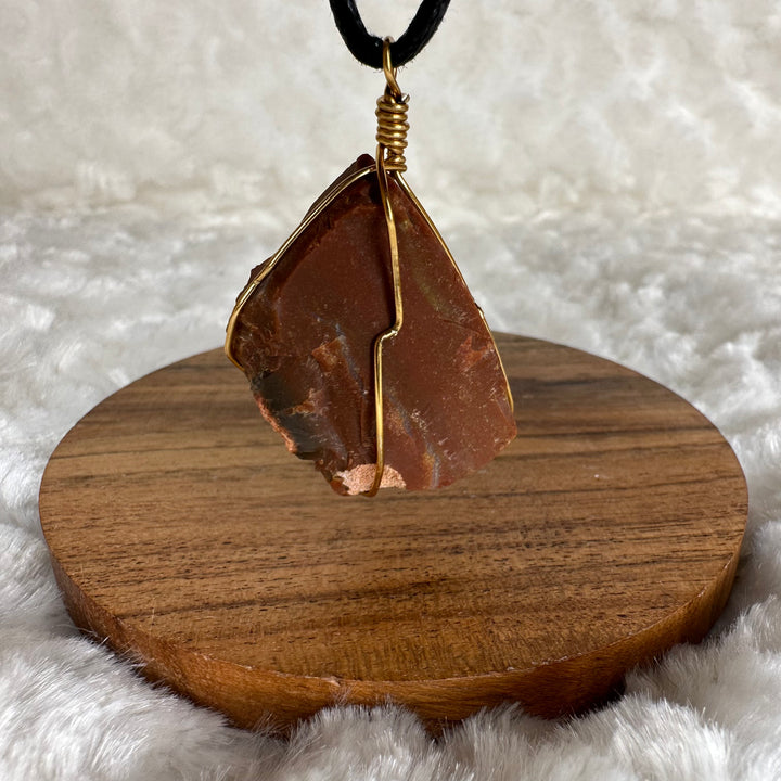 Red Jasper Wire Wrap (Gold) - Soulfulvibesco