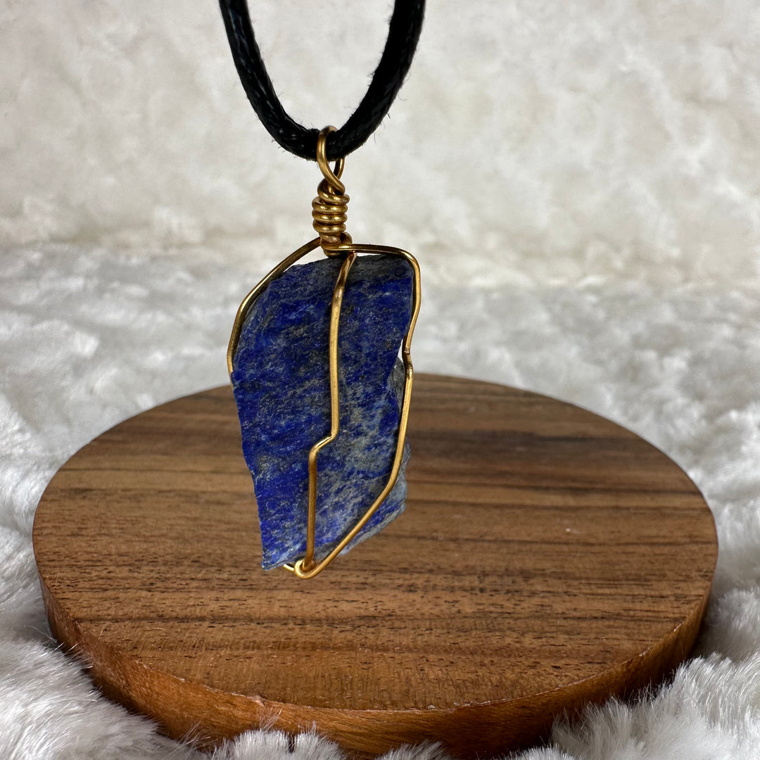 Lapis Lazuli Wire Wrap (Gold) - Soulfulvibesco