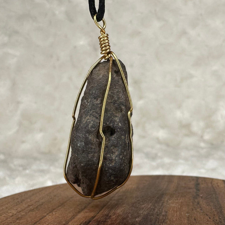 Lodestone Wire Wrap (Gold)