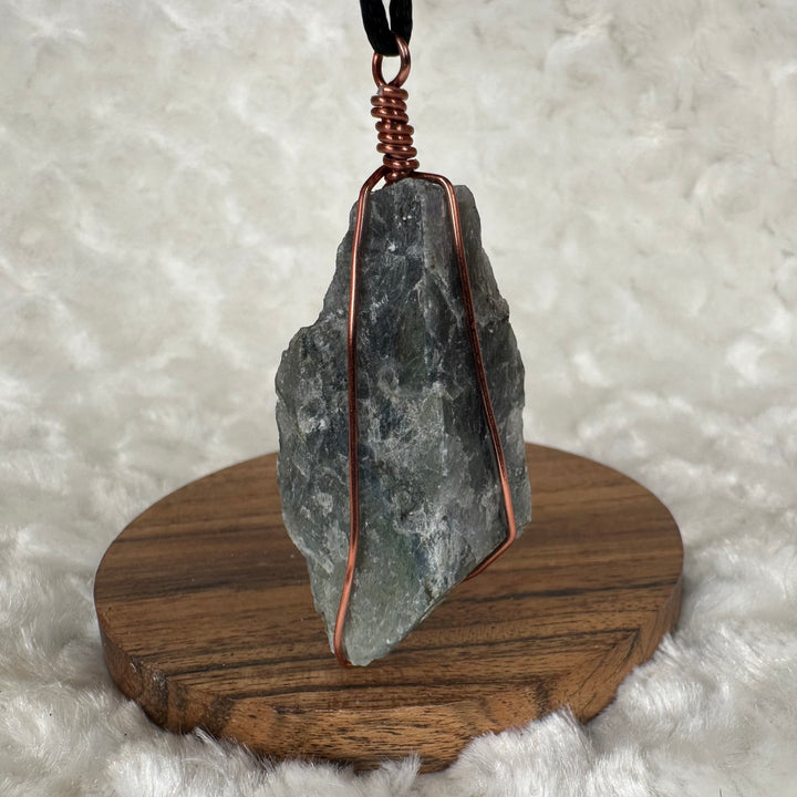 Labradorite Wire Wrap (Rose Gold)