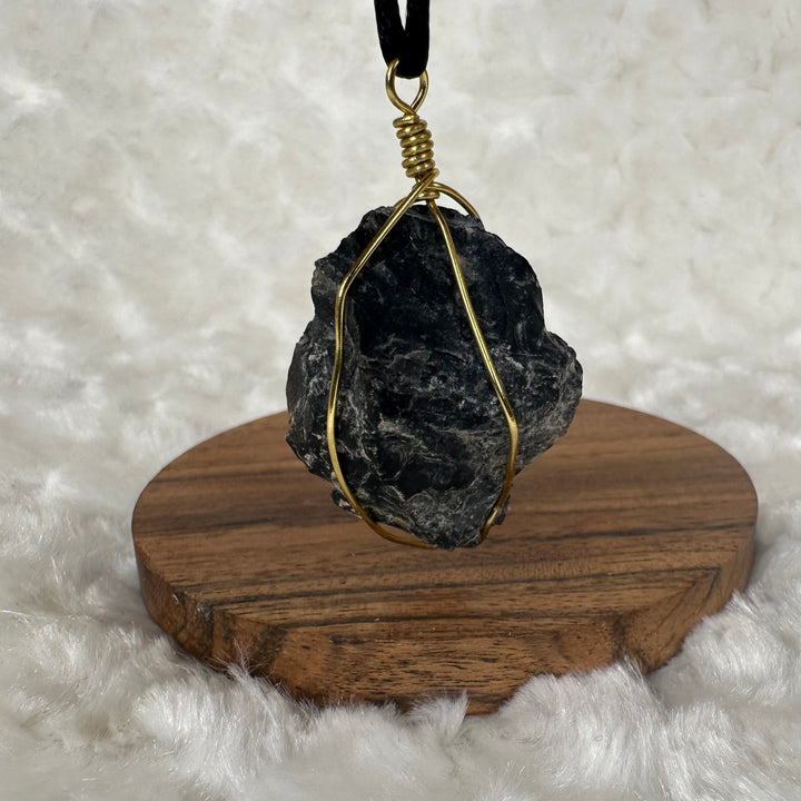 Black Onyx Wire Wrap (Gold)