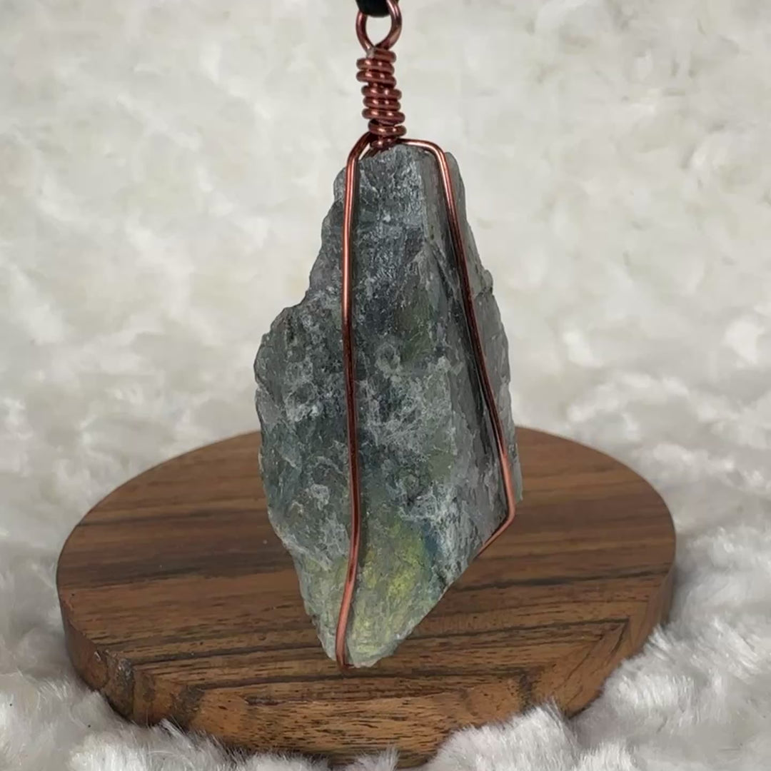 Labradorite Wire Wrap (Rose Gold)