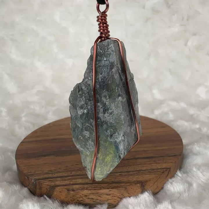 Labradorite Wire Wrap (Rose Gold)
