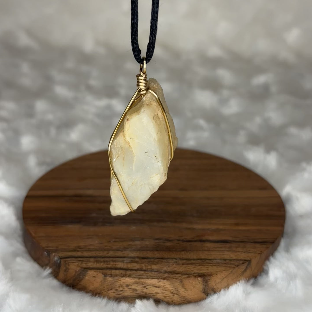 Moonstone Wire Wrap (Gold)