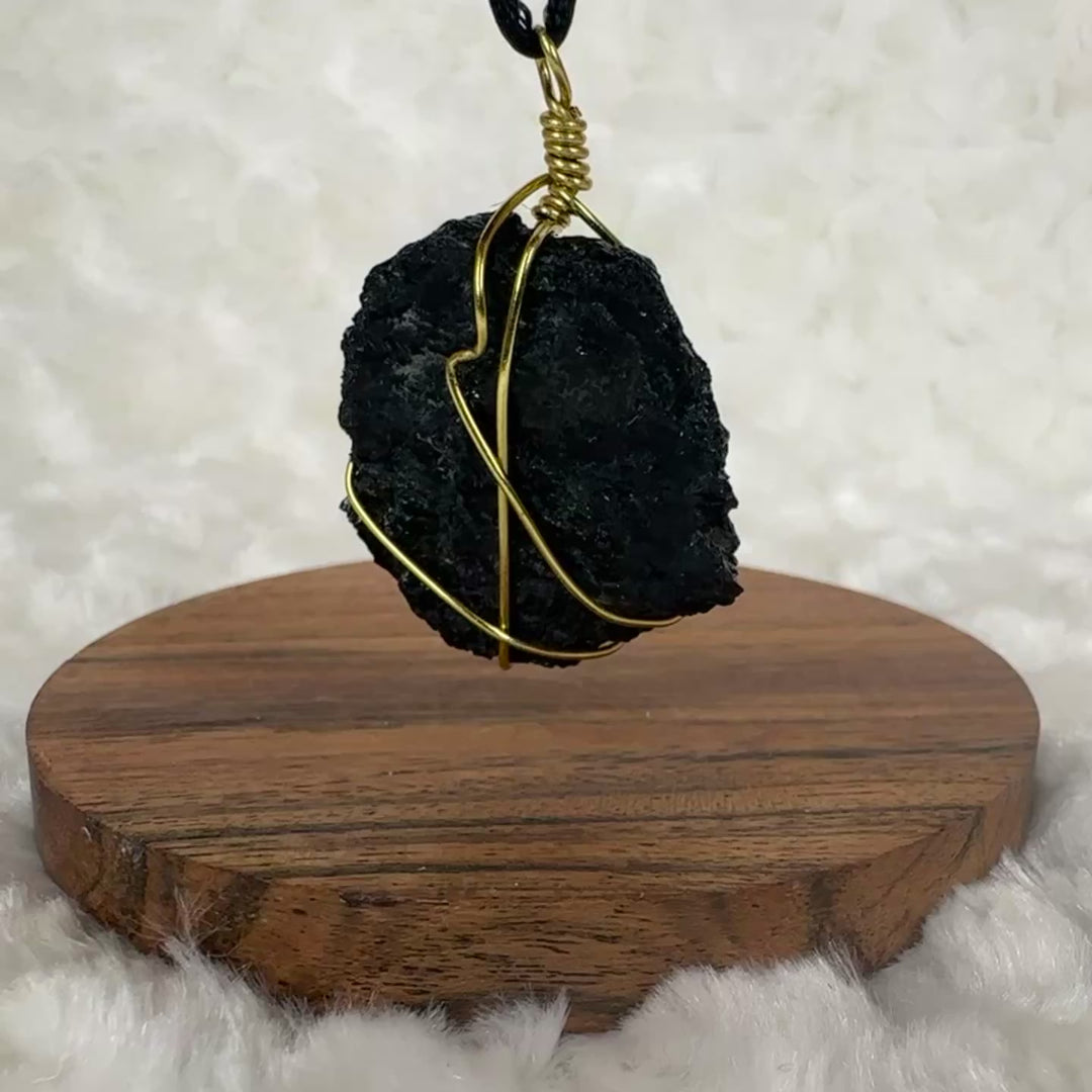 Black Tourmaline Wire Wrap (Gold)
