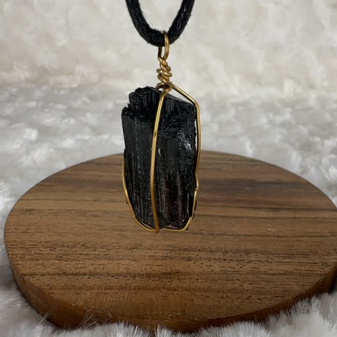 Black Tourmaline Wire Wrap (Gold)