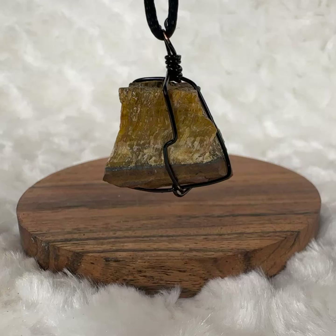 Tigers Eye Wire Wrap (Black)