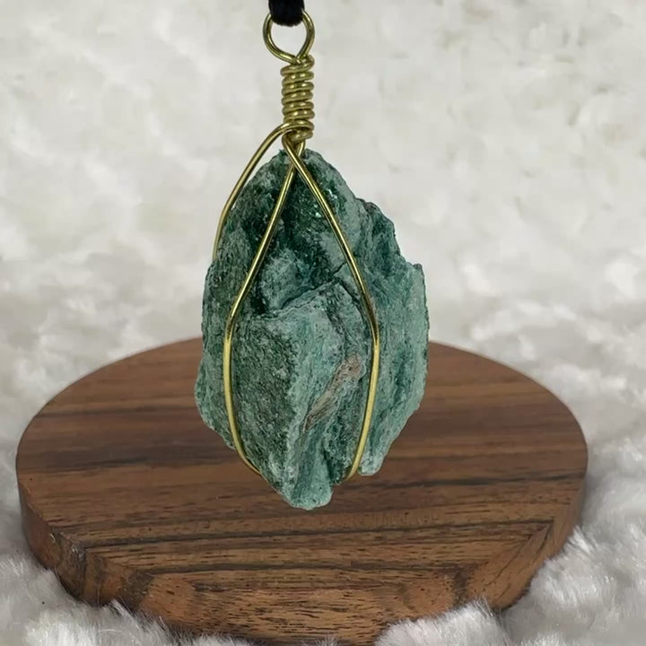 Fuchsite Wire Wrap (Gold)
