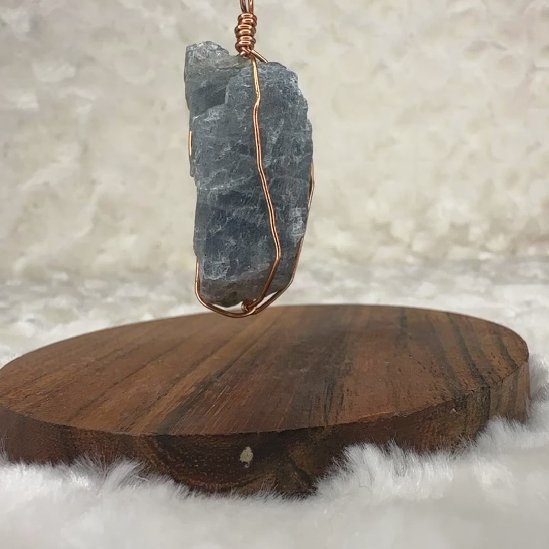 Labradorite Wire Wrap (Rose Gold)